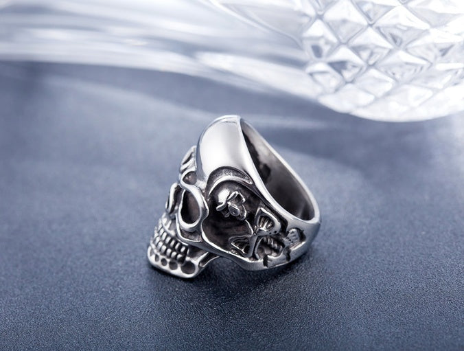 Skull ring