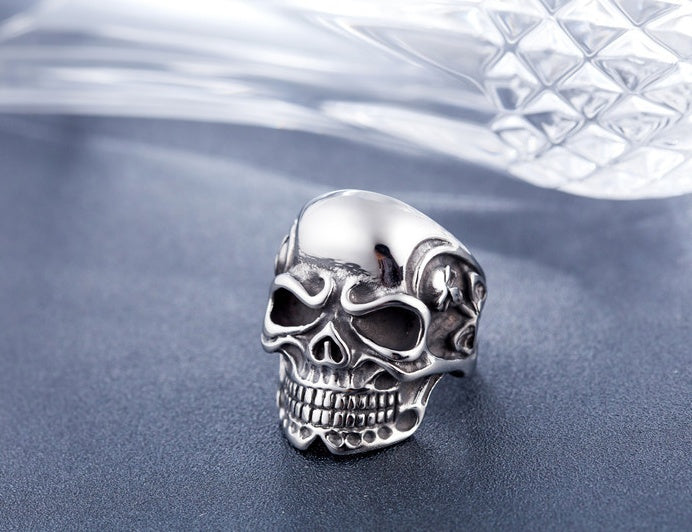 Skull ring