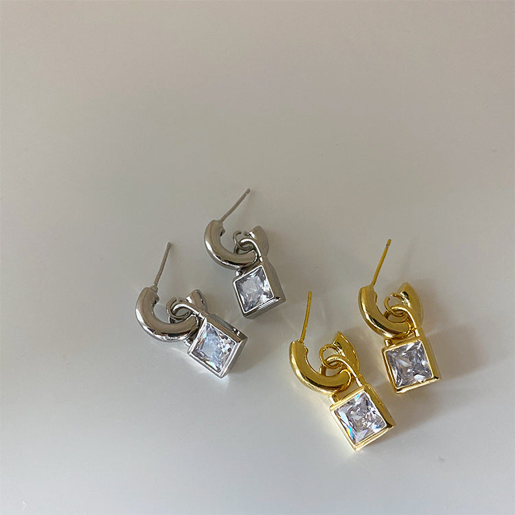 A Niche Design With A Sense Of Zircon Metal Lock Earrings